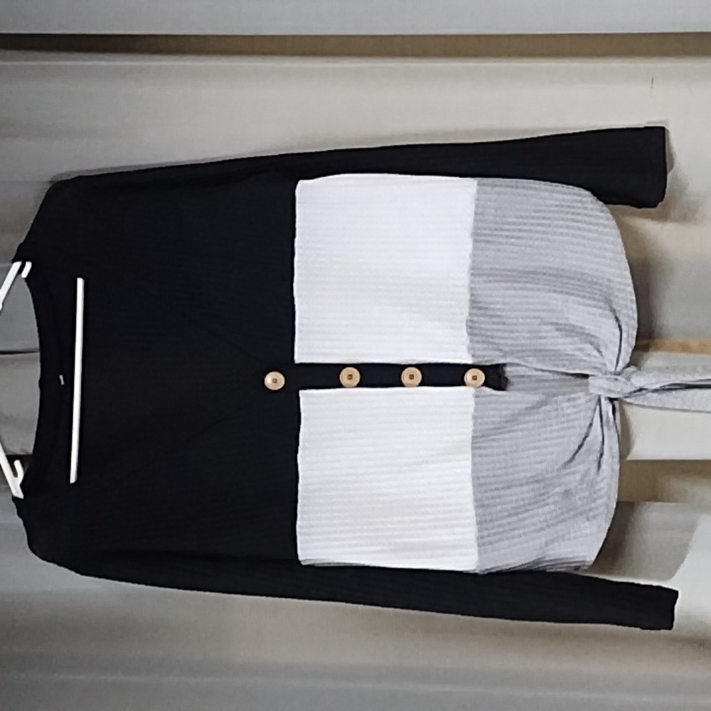 Lightweight sweater